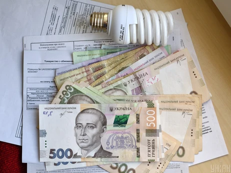 Нові поштові тарифи, обмін лампочок та транш від ЄС: що чекає на Україну в січні 2023