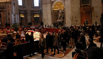 У Ватикані прощаються з Папою Бенедиктом XVI