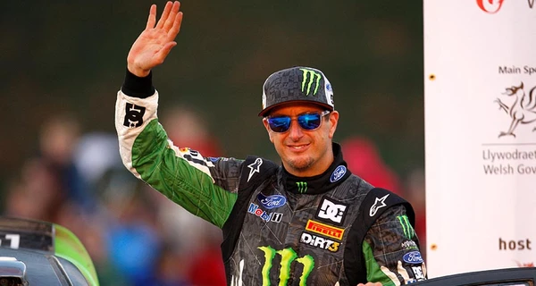 Професійний гонщик Кен Блок загинув у аварії зі снігоходом