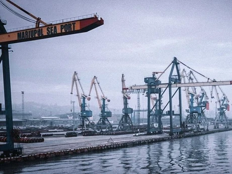 Андрющенко: Мариупольский морской порт превращают в военную базу
