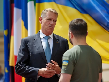 Президент Румунії закликав Зеленського переглянути закон про нацменшини