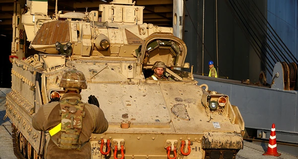 Пентагон подтвердил, что в новый пакет военной помощи США войдут БМП Bradley
