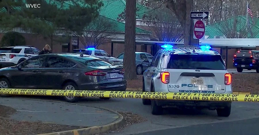 В США 6-летний мальчик пронес оружие в школу и выстрелил в учительницу