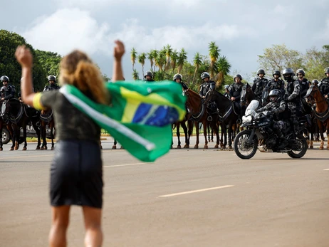 Протести в Бразилії: Болсонару засудив дії своїх прихильників