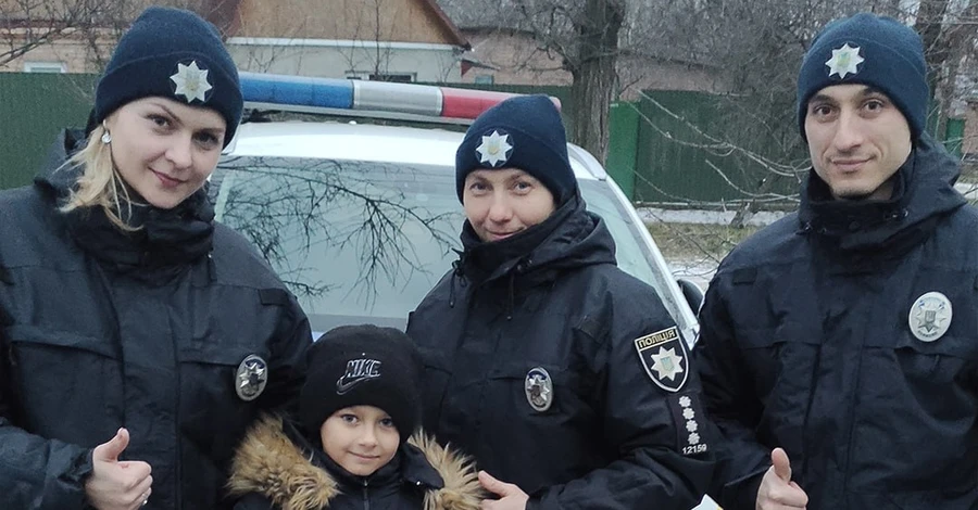 Восьмирічний волонтер із Кропивницького отримав нагороду від поліцейських
