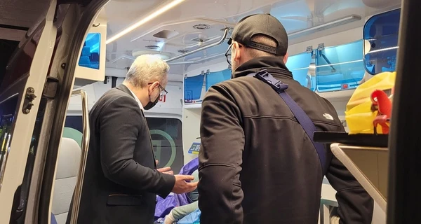 Під Бахмутом потрапили під обстріл волонтери з Польщі - двоє людей поранено