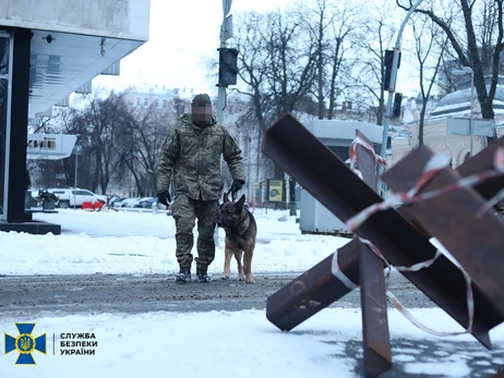 У Києві посилили охорону урядового кварталу, перевіряють людей та приміщення