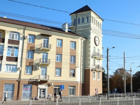 В Мариуполе россияне снесли историческую достопримечательность - Дом с часами