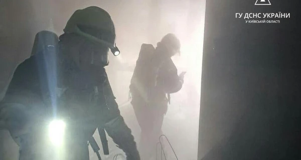 У Києві пролунали вибухи - горить об'єкт інфраструктури