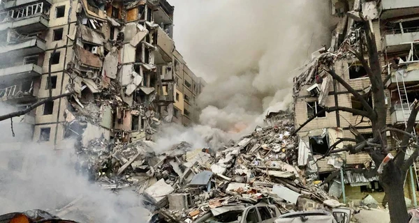 Удар по дому у Дніпрі: п'ятеро людей загинули, кількість поранених зростає