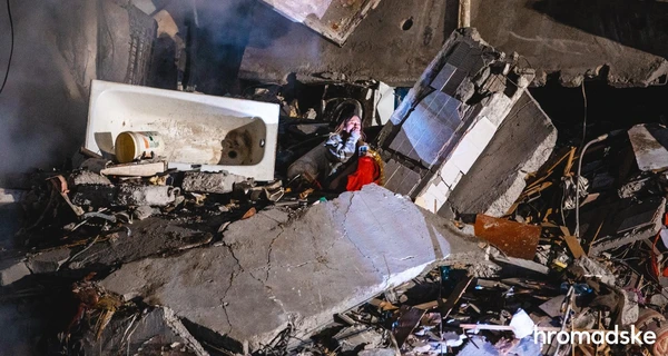 Удар по будинку в Дніпрі: зруйновано 72 квартири, кількість загиблих зросла до 12 (оновлено)