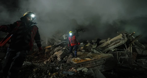 У Дніпрі почалася триденна жалоба за загиблими в багатоповерхівці
