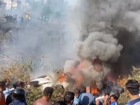 МИД: Украинцев не было на борту самолета, который разбился в Непале  