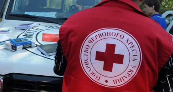 Росіяни обстріляли у Херсоні пункт допомоги Червоного Хреста