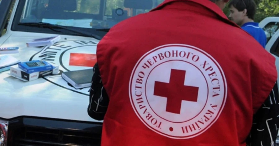 Росіяни обстріляли у Херсоні пункт допомоги Червоного Хреста