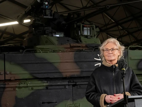 Отставка главы Бундесвера: не разбиралась в военном деле и помогала Украине на словах