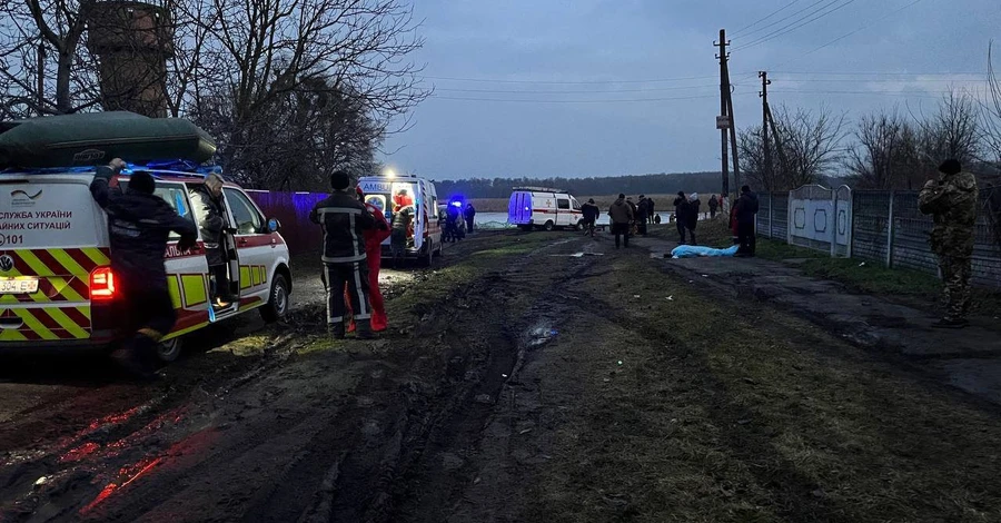 На Киевщине четверо детей провалились под лед - две девочки погибли