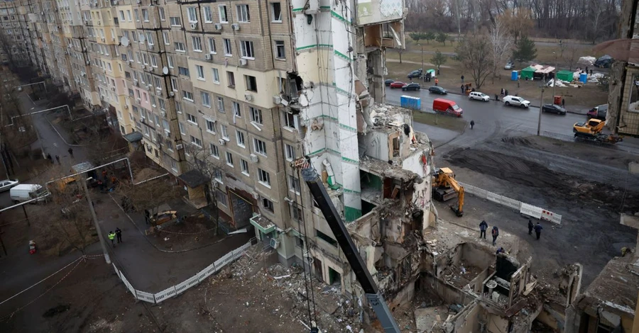 В Днепре не могут опознать 12 погибших, найденных под завалами многоэтажки