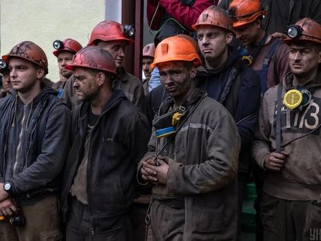 Работа в оккупации: шахтеры больше не нужны, но ищут менеджеров по продажам