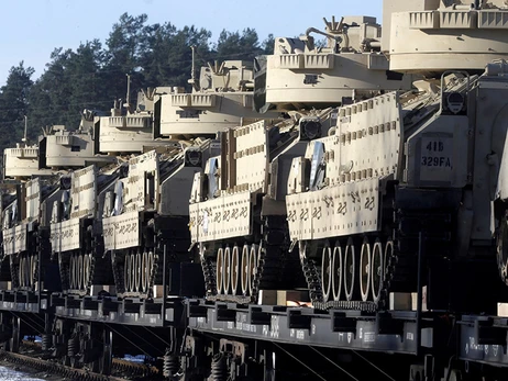 США объявили о новой военной помощи Украине: десятки Bradley и Stryker