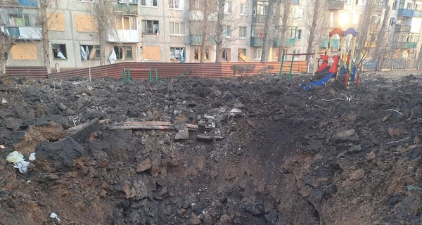 Ракетний удар по Краматорську: постраждали школа та дитсадок, відомо про одного загиблого