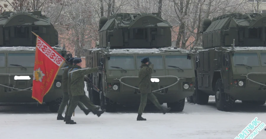В Беларуси в очередной раз продлили военные учения возле украинских границ