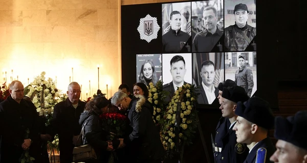 В Киеве прощаются с Денисом Монастырским и его коллегами, погибшими в авиакатастрофе в Броварах