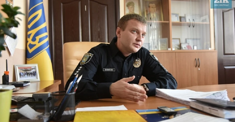 На Львівщині усунули начальника патрульної поліції, який подарував коханій перепустку