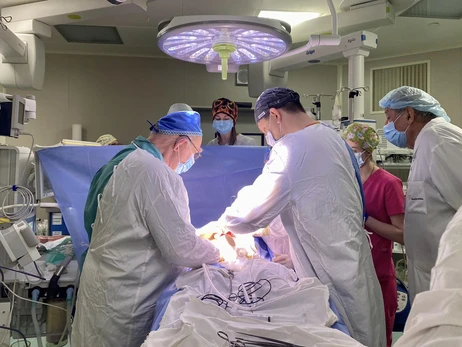 Київські хірурги врятували трирічного хлопчика, який проковтнув 8 магнітів