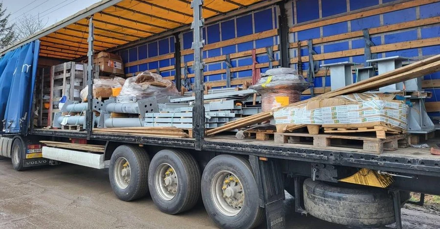 Нидерланды передали Украине 300 тонн оборудования для возобновления энергоснабжения 