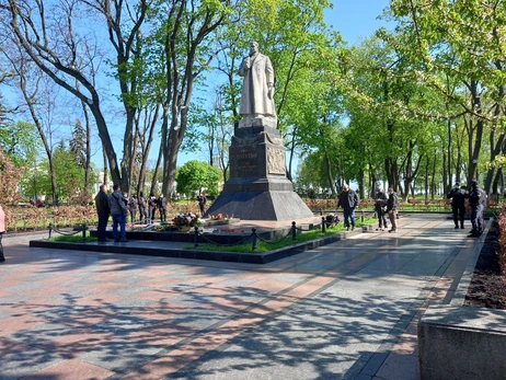 Минкульт разрешил снести памятник Ватутину в Киеве, рашение - за КГГА