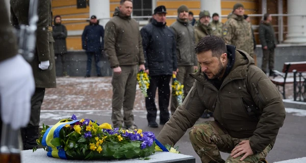 Володимир Зеленський вшанував пам'ять Героїв Крут