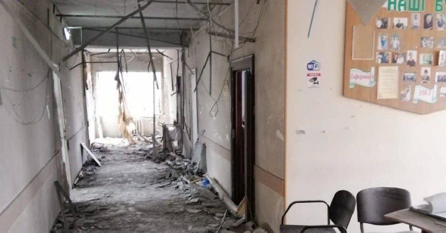 Росіяни обстріляли лікарню у Херсоні - поранено медсестру
