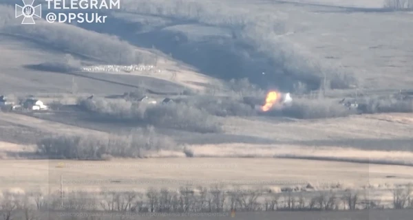 Прикордонники розгромили склад росіян із боєприпасами - у повітря злетіло навіть авто