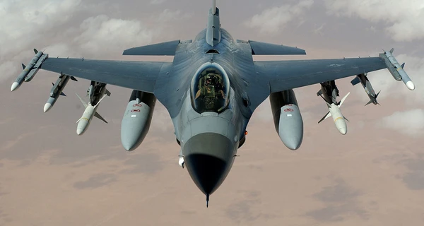 Байден заявил, что США не будут передавать Украине F-16