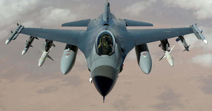 Байден заявив, що США не передаватимуть Україні F-16