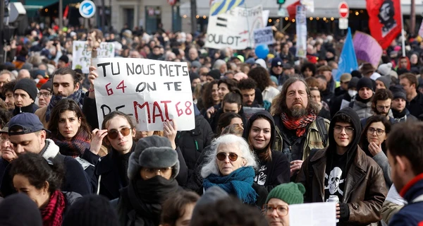 Во Франции прошли массовые протесты из-за пенсионной реформы