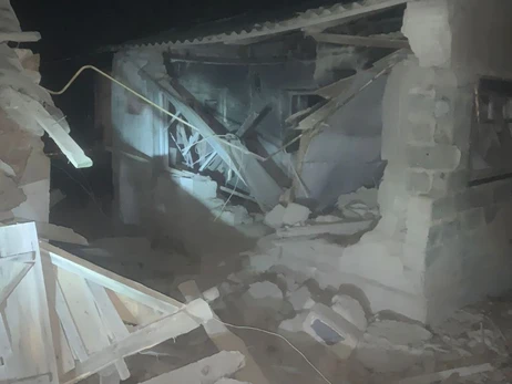 Нічні обстріли: зруйнована багатоповерхівка у Краматорську та атака на  Нікопольщину