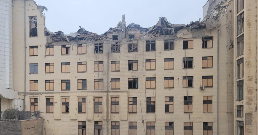 Росіяни завдали ракетного удару по центру Харкова, є постраждалі