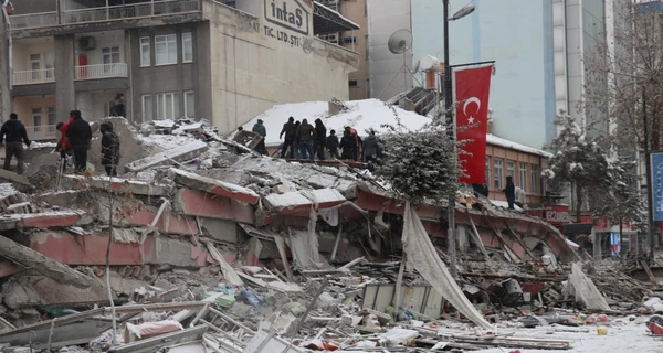 У Туреччині та Сирії через два землетруси загинули майже 2500 людей (оновлено)