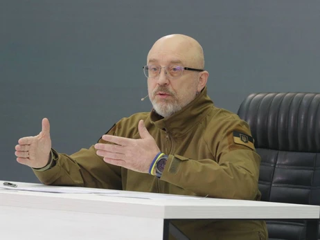 Безугла та Подоляк пояснили, чому Резнікова передумали звільняти з Міноборони