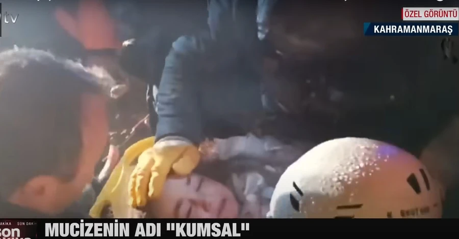 Землетрясение в Турции: из-под завалов спустя сутки спасли трех детей