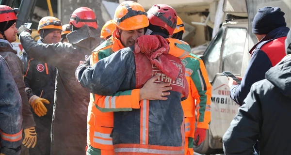 Турция объявила чрезвычайное положение на три месяца в провинциях, где произошли землетрясения