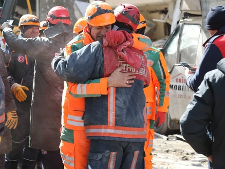 Турция объявила чрезвычайное положение на три месяца в провинциях, где произошли землетрясения