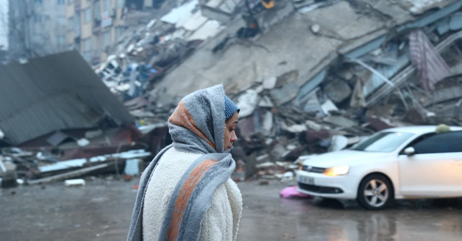 Число жертв землетрусу в Туреччині та Сирії досягло 4300 осіб