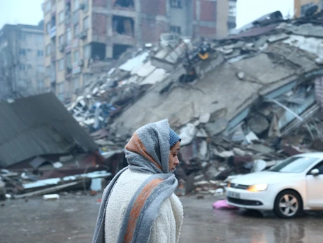 Число жертв землетрусу в Туреччині та Сирії досягло 4300 осіб