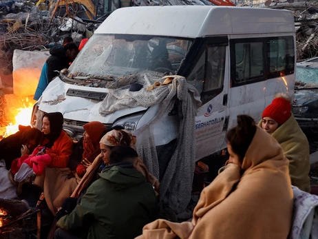 Кількість жертв землетрусу в Туреччині та Сирії вже перевищила 11 тисяч