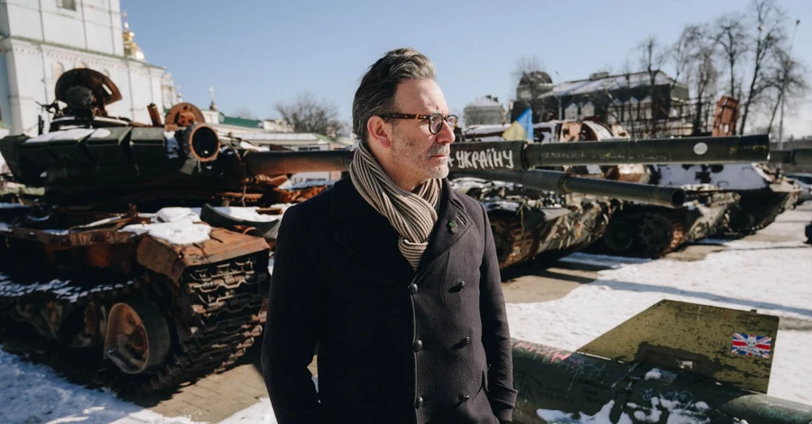 Французский режиссер Мишель Хазанавичус прогулялся по Киеву: Везде кипит жизнь и дух свободы