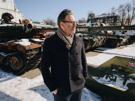 Французский режиссер Мишель Хазанавичус прогулялся по Киеву: Везде кипит жизнь и дух свободы