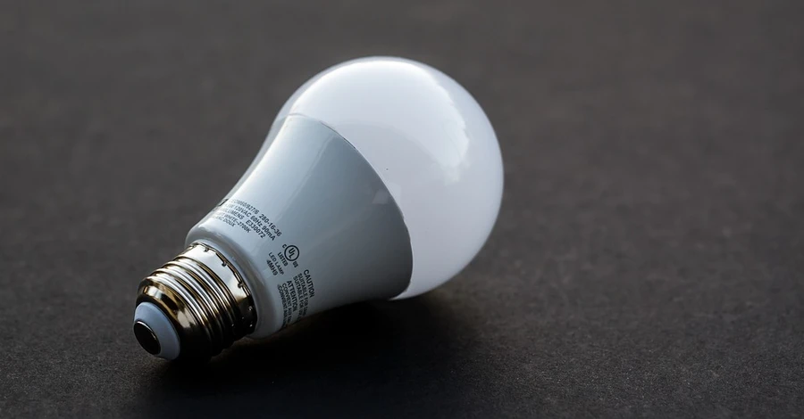 LED-лампи від ЄС: чомусь обміняють не всі старі, а нові світять «не так»